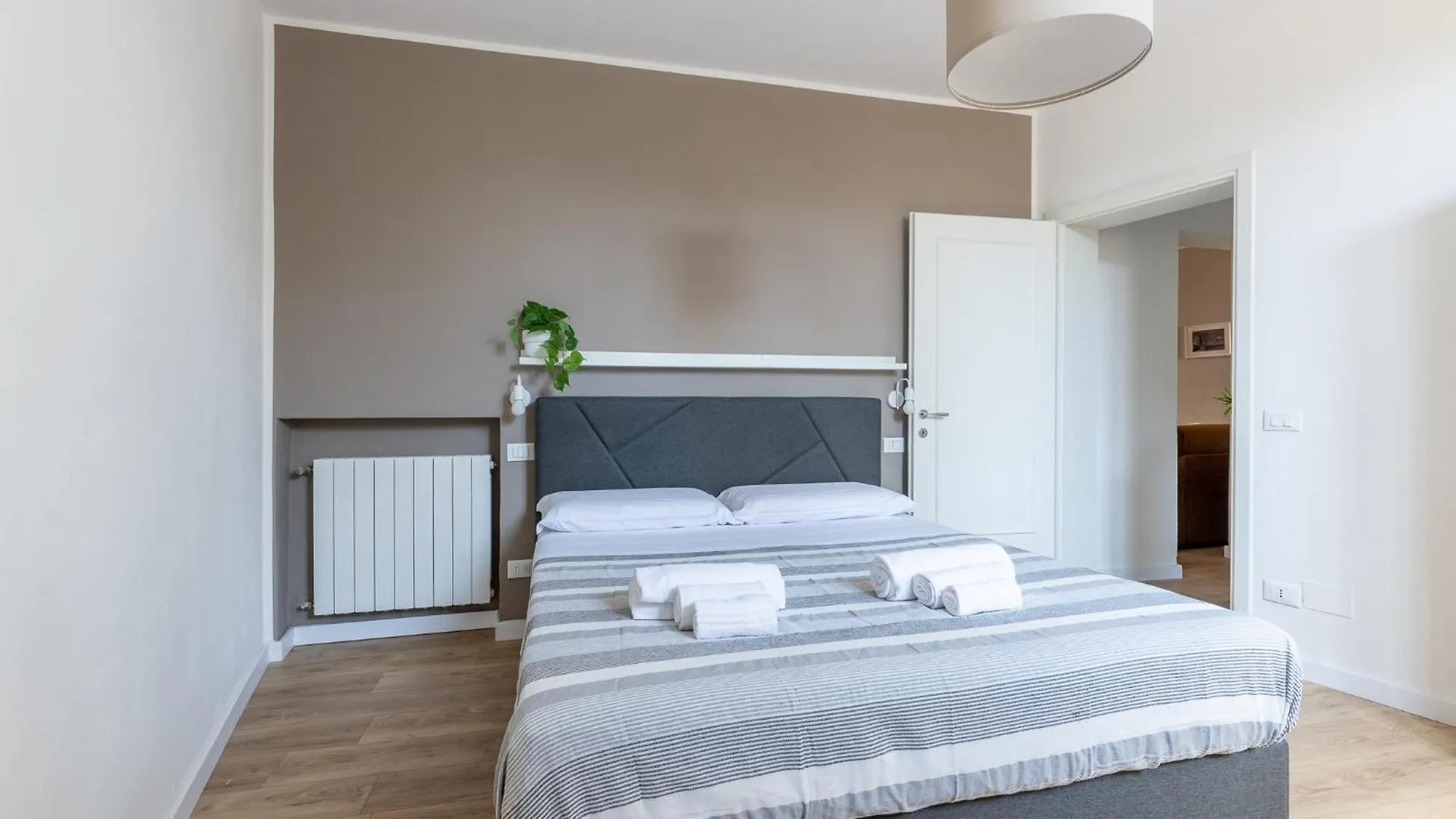 Pisa Station & Airport Modern Apartment