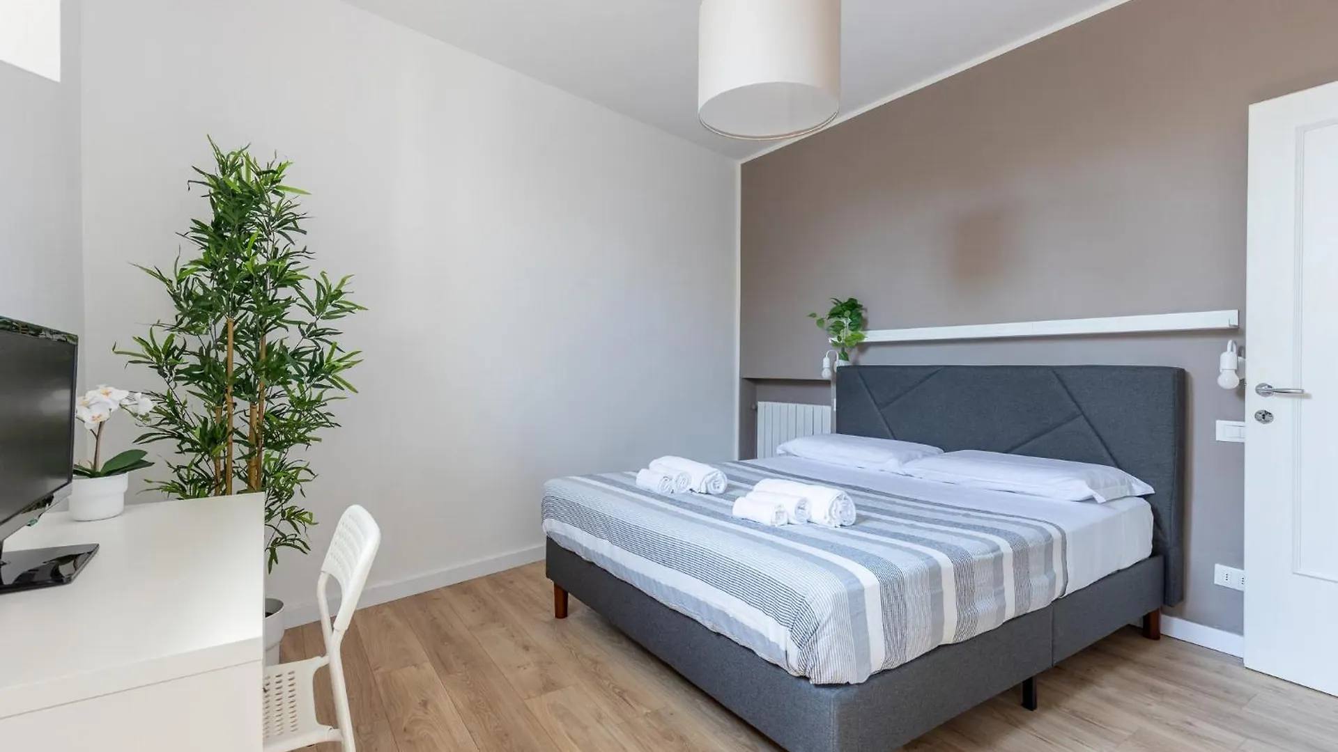 Pisa Station & Airport Modern Apartment